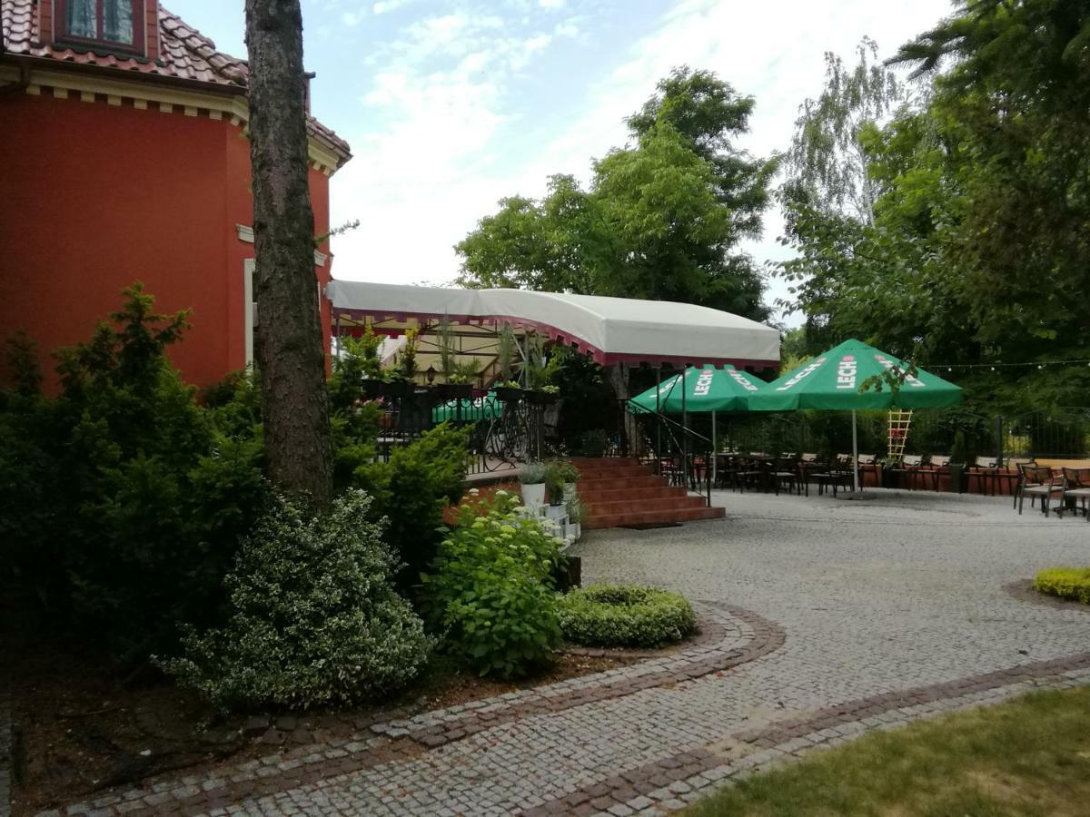 Dworek 1885 Ostrzeszów Exterior foto