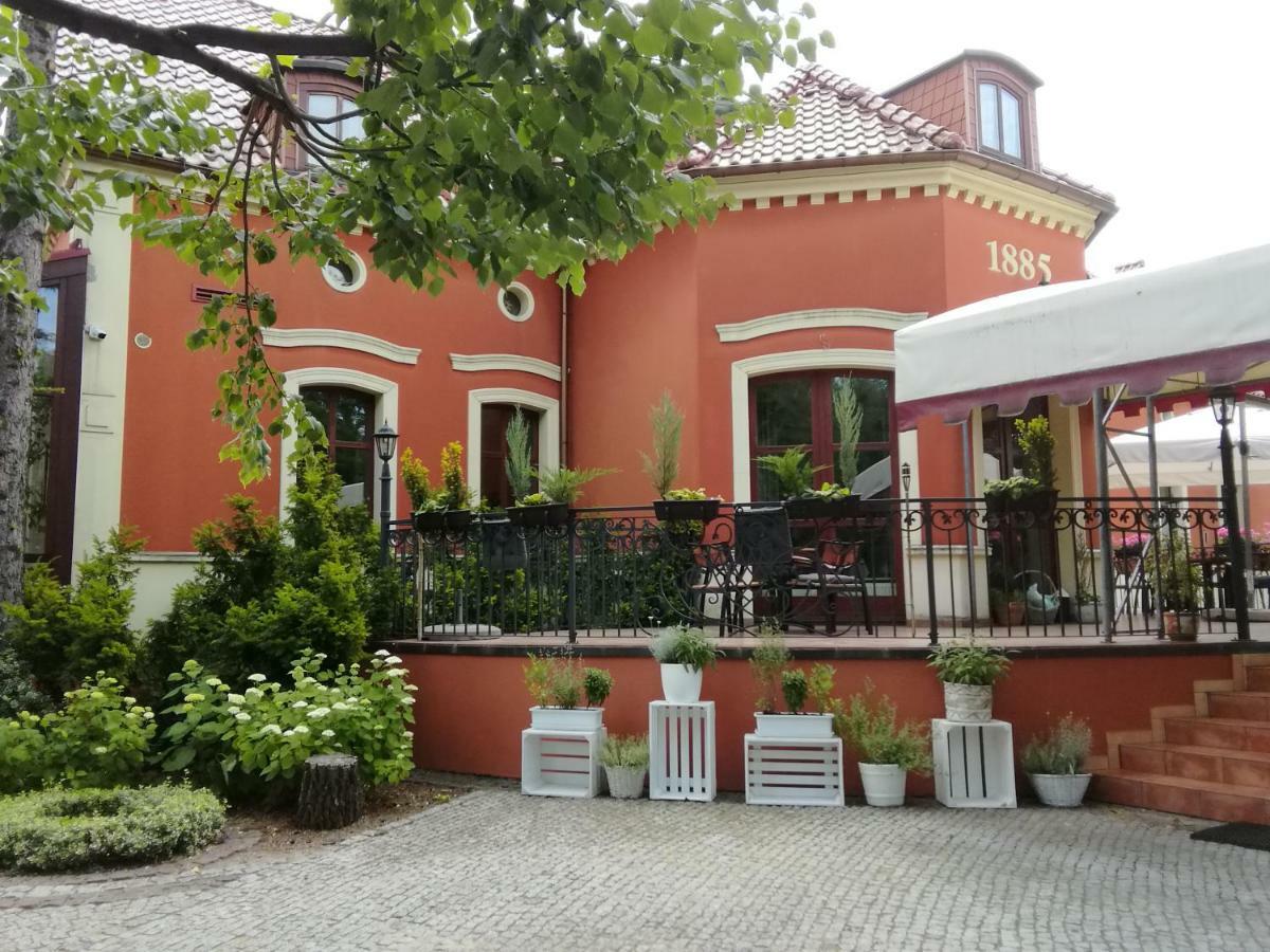 Dworek 1885 Ostrzeszów Exterior foto