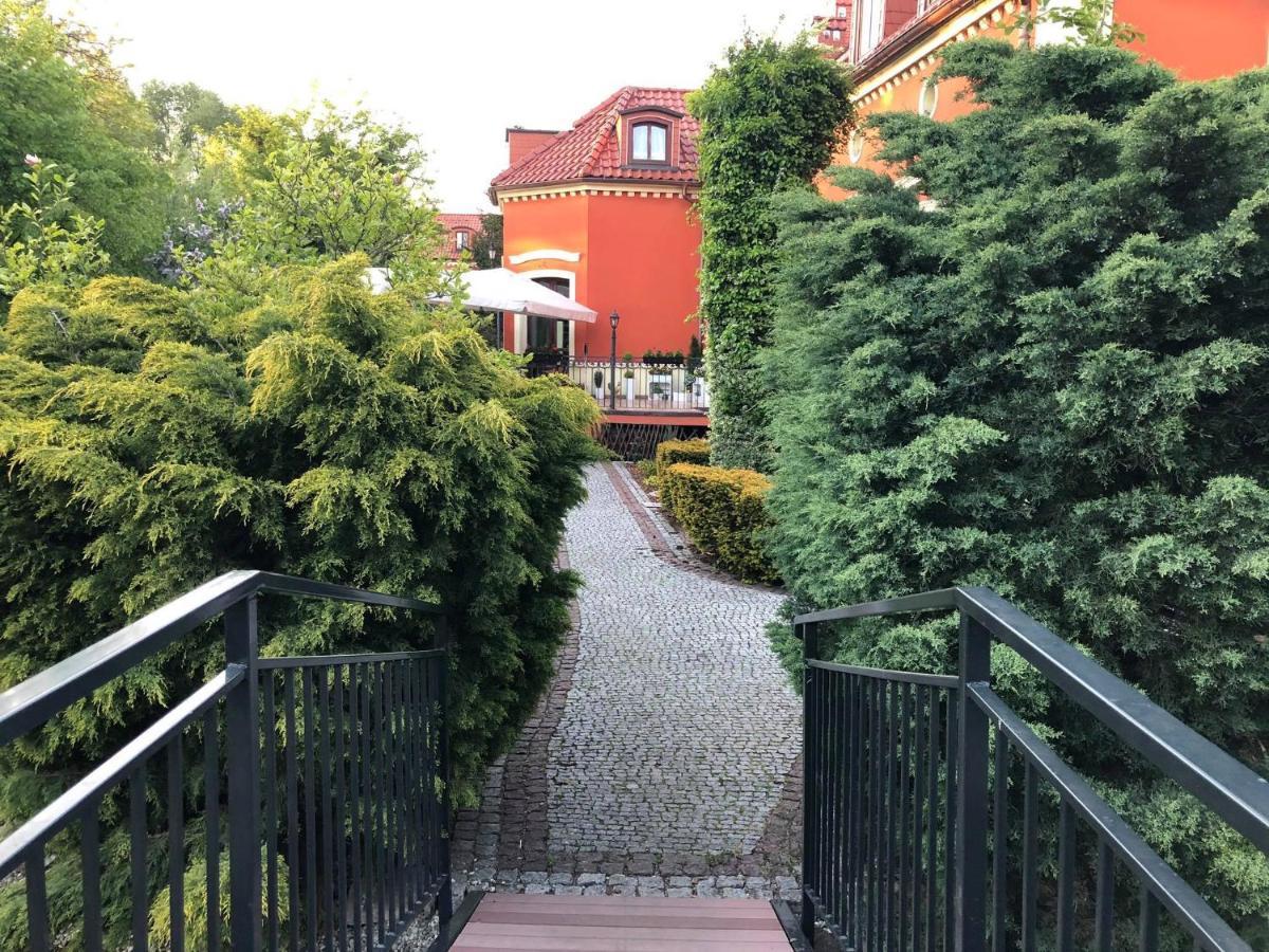 Dworek 1885 Ostrzeszów Exterior foto